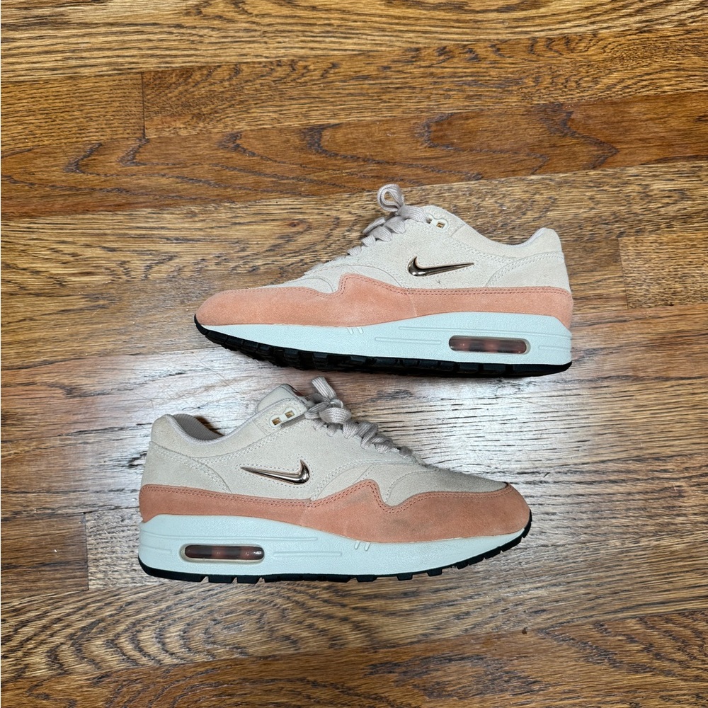 NIKE AIR MAX 1 PREMIUM WOMENS (8)